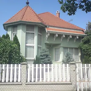 https://center-apartmanhz.hotels-hajduszoboszlo-hungary.com