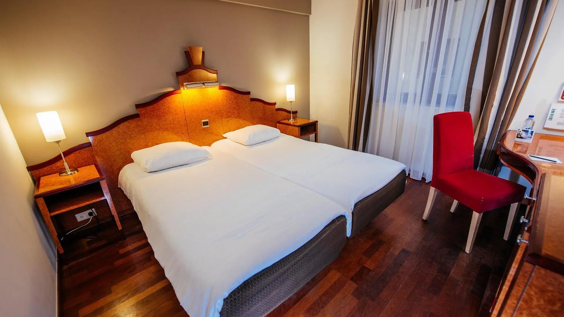 Hotel Hubert Grand Place Brüssel 4*,